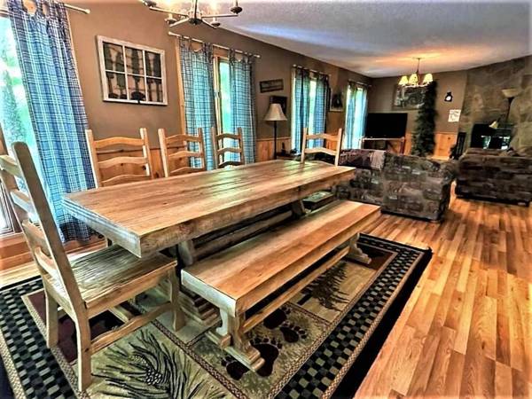 Wandering Bear Lodge