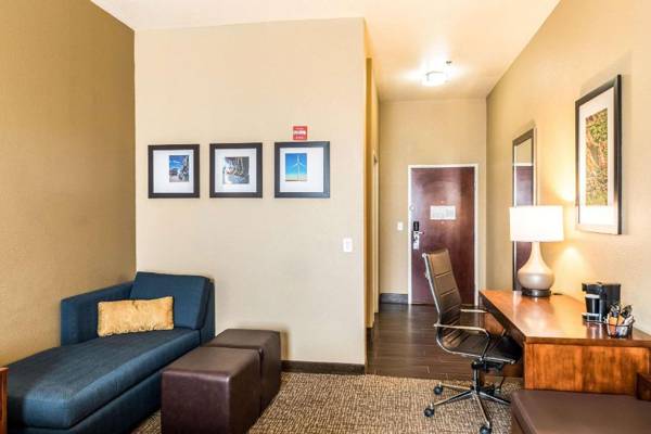 Workspace - Comfort Suites Amarillo