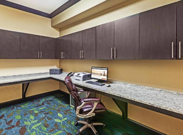 Workspace - Candlewood Amarillo-Western Crossing an IHG Hotel