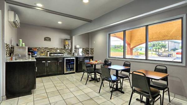 Travelodge by Wyndham Austin South