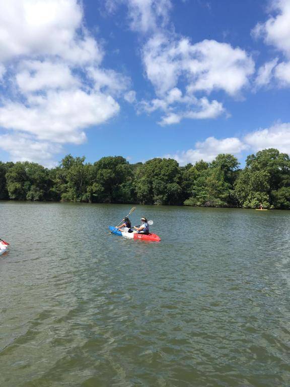 Lake Austin Luxury Guesthouse Cabin & Suite Retreat