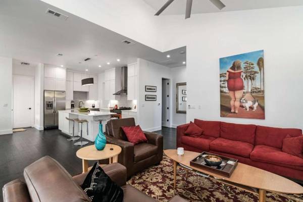 East Elizabeth St Main Home