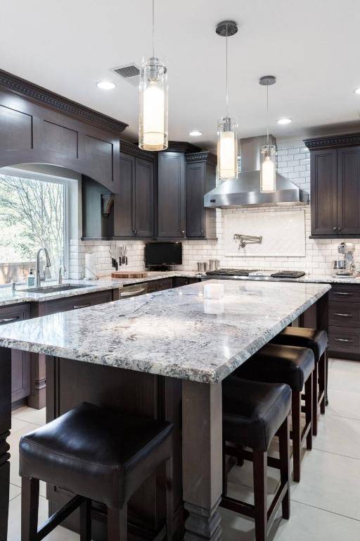 Lavish Indoor-Outdoor Living in a Amazing Retreat.