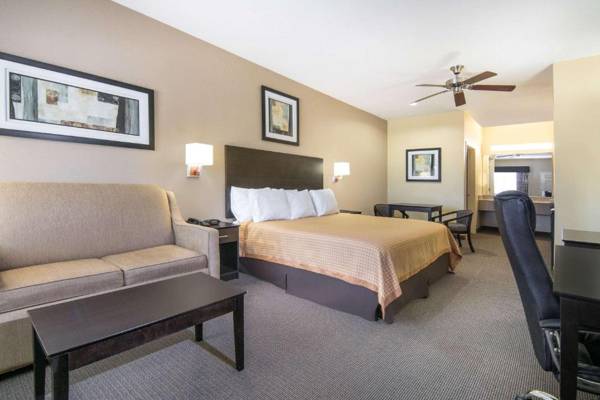 Days Inn by Wyndham Baytown East