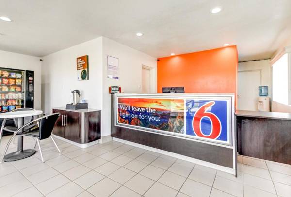 Motel 6 Waco - Lacy Lakeview