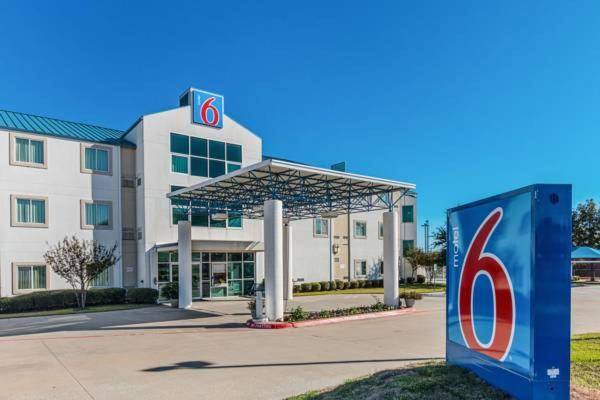 Motel 6-Benbrook TX - Fort Worth