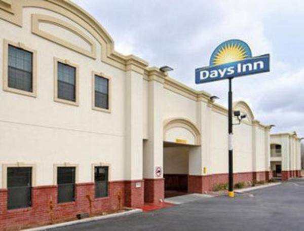 Days Inn & Suites by Wyndham Big Spring