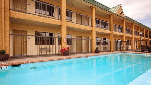 Best Western Cedar Inn