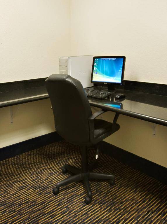 Workspace - Holiday Inn Express Childress an IHG Hotel