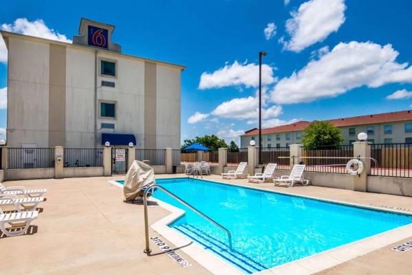 Motel 6-Cleburne TX