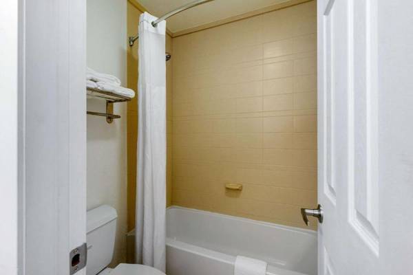 Quality Inn Clute Freeport