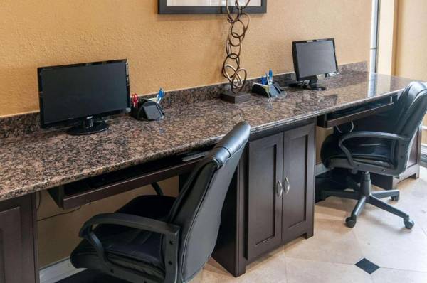 Workspace - Comfort Inn Conroe