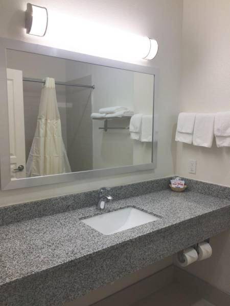 Scottish Inn & Suites - Conroe