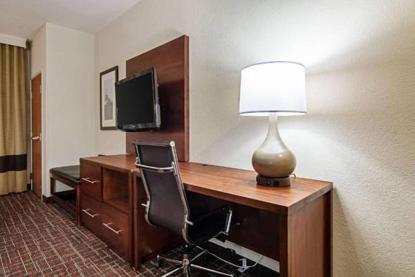 Workspace - Comfort Suites NW Dallas Near Love Field