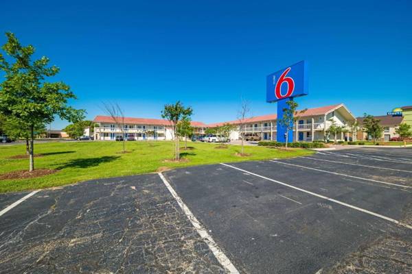 Motel 6-Dallas TX - Farmers Branch