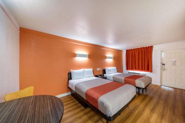 Motel 6-Dallas TX - Farmers Branch