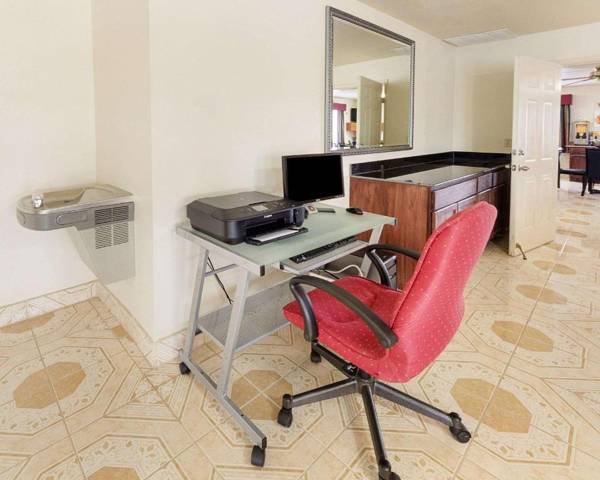 Workspace - Quality Inn & Suites Del Rio