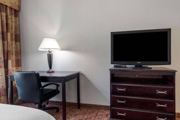 Workspace - Comfort Inn & Suites Denison - Lake Texoma