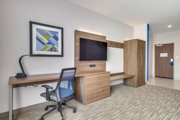 Workspace - Holiday Inn Express & Suites - Denton South an IHG Hotel