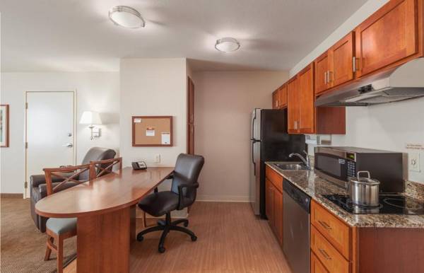 Workspace - Candlewood Suites El Paso an IHG Hotel
