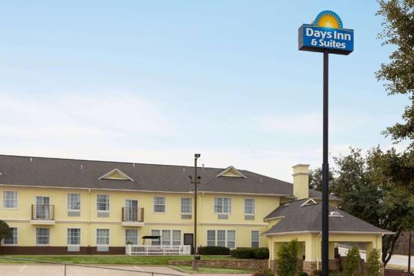 Days Inn & Suites by Wyndham DFW Airport South-Euless