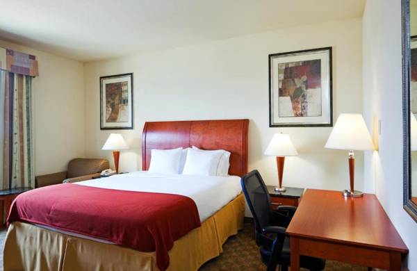 Workspace - Holiday Inn Express Hotel and Suites Fairfield-North an IHG Hotel