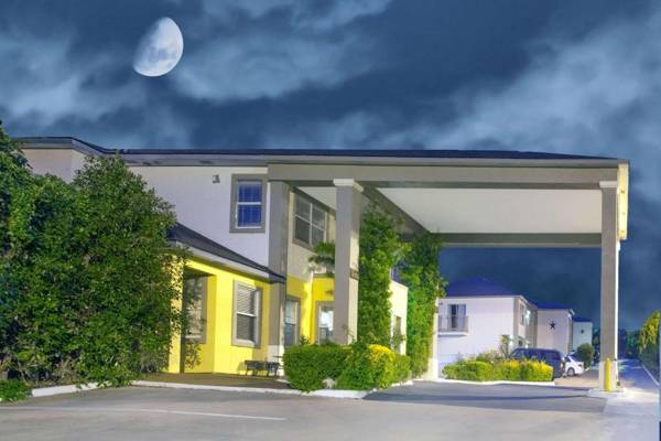 Days Inn by Wyndham Suites Fredericksburg