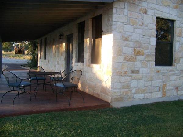 Breezy Hills Cottages - Hill Top Cottage