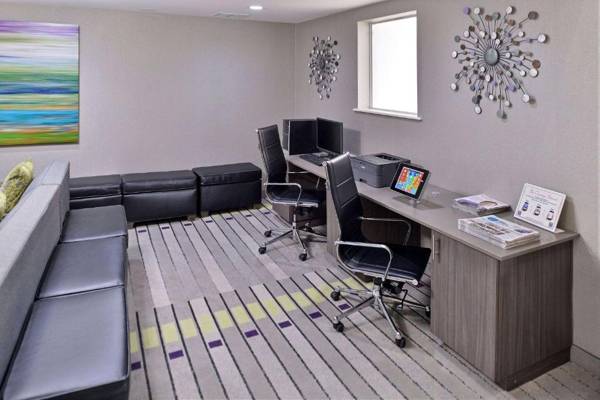 Workspace - Comfort Inn & Suites Frisco