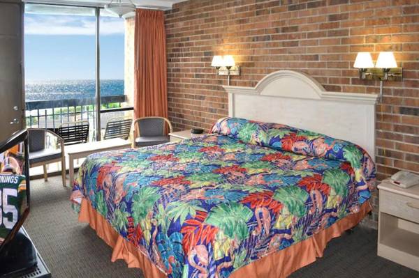 Commodore On The Beach