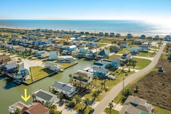 Anchor Down - Beautiful Decor Direct Waterfront with Boat Slip and Beach Entrance Nearby!