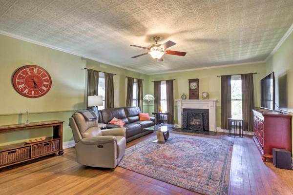 Charming Georgetown Home - Walk to Downtown!