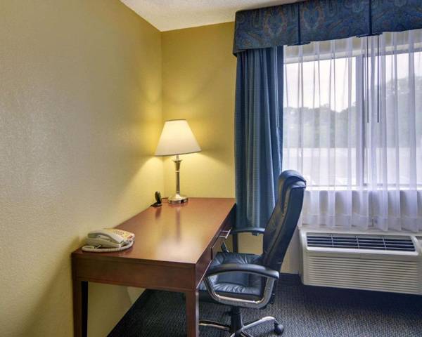 Workspace - Quality Inn & Suites Grand Prairie