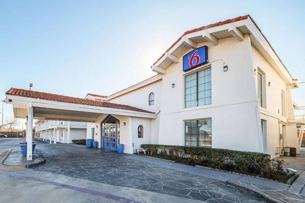 Motel 6-Grand Prairie TX - Interstate 30