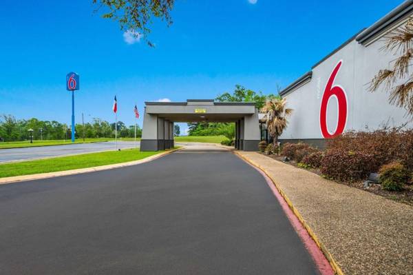 Motel 6-Henderson TX