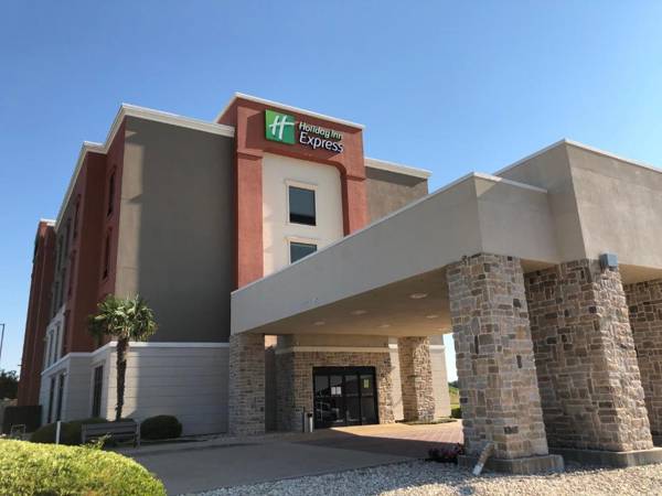 Holiday Inn Express Hillsboro I-35 an IHG Hotel