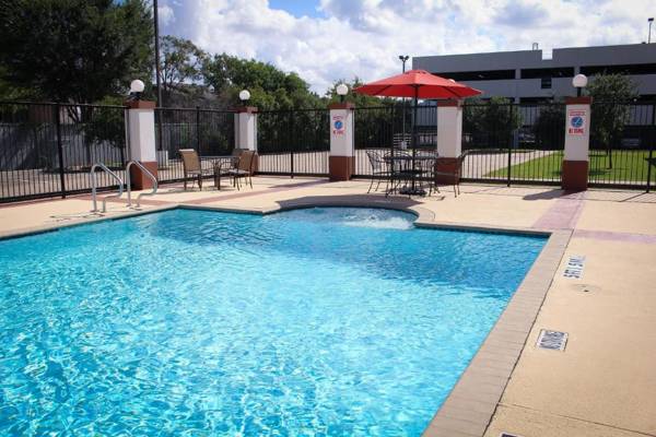 Candlewood Suites Houston Westchase - Westheimer an IHG Hotel