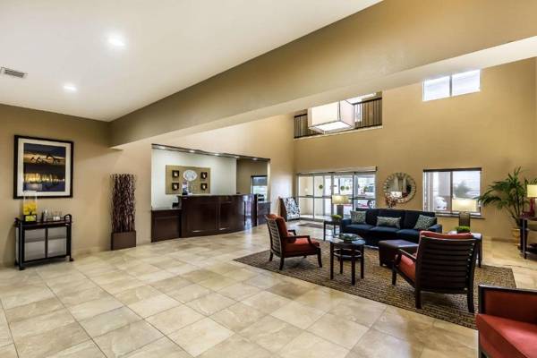 Comfort Suites Houston IAH Airport - Beltway 8