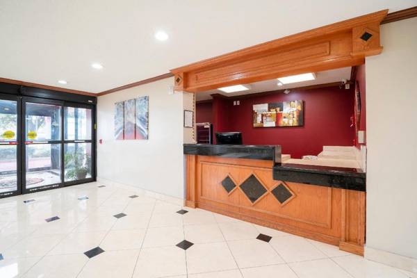 OYO Townhouse Houston Airport North