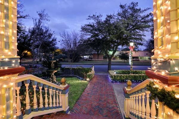 Sara's Inn on the Boulevard