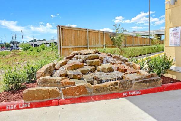 Palacio Royale Houston NW at Beltway 8