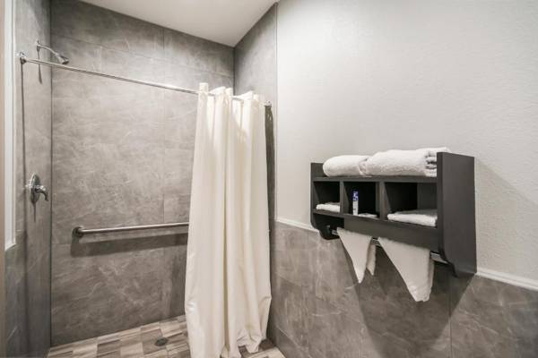 Americas Best Value Inn & Suites Northeast Houston I-610
