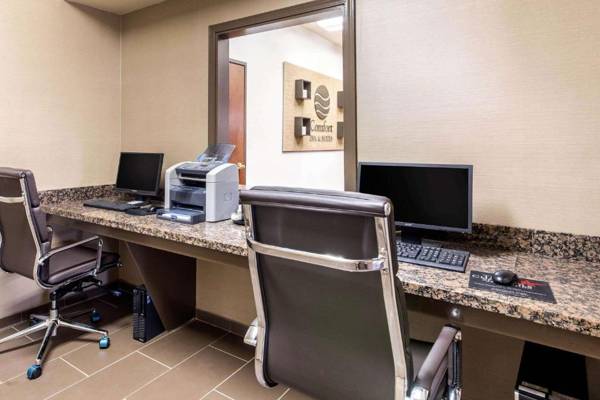 Workspace - Comfort Inn & Suites IAH Bush Airport – East