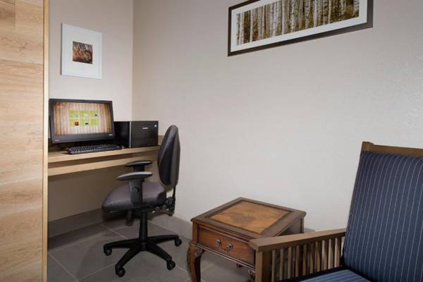 Workspace - Country Inn & Suites by Radisson Houston Intercontinental Airport East TX