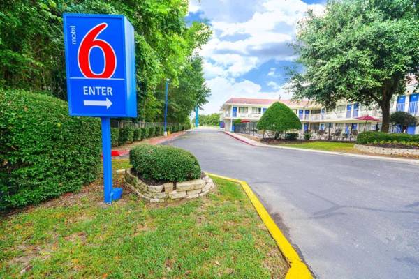 Motel 6-Huntsville TX