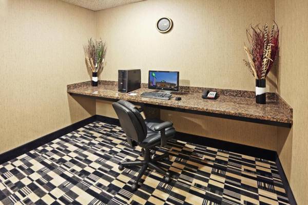 Workspace - Holiday Inn Express Hotels & Suites Jacksonville an IHG Hotel