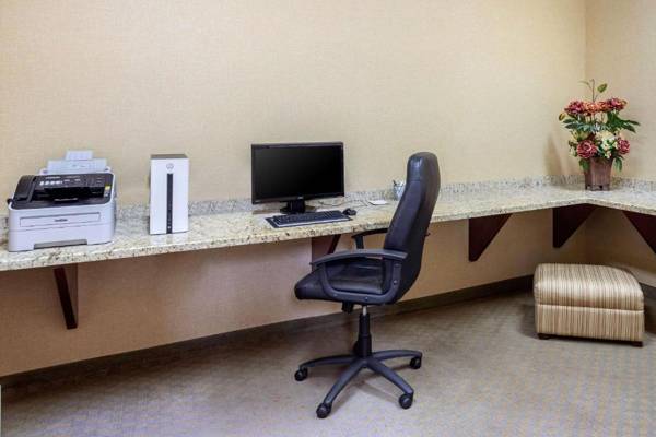 Workspace - Quality Inn & Suites La Porte