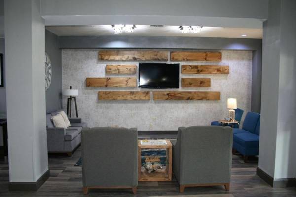 Best Western Plus Lake Dallas Inn & Suites