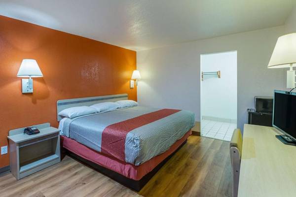 Motel 6-Lancaster TX - DeSoto - Lancaster