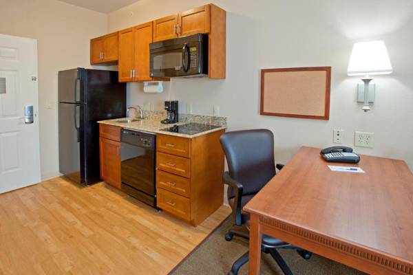 Workspace - Candlewood Suites League City an IHG Hotel